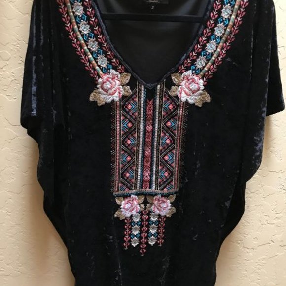 Like Johnny Was Black Velvet Tunic Top Andree by Unit Size S or M - Picture 1 of 3